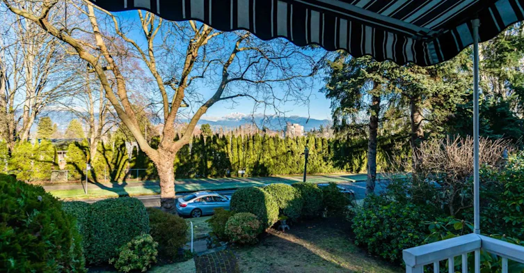 3878 West 8th Avenue, Vancouver, BC, V6R 1Z4 - 4