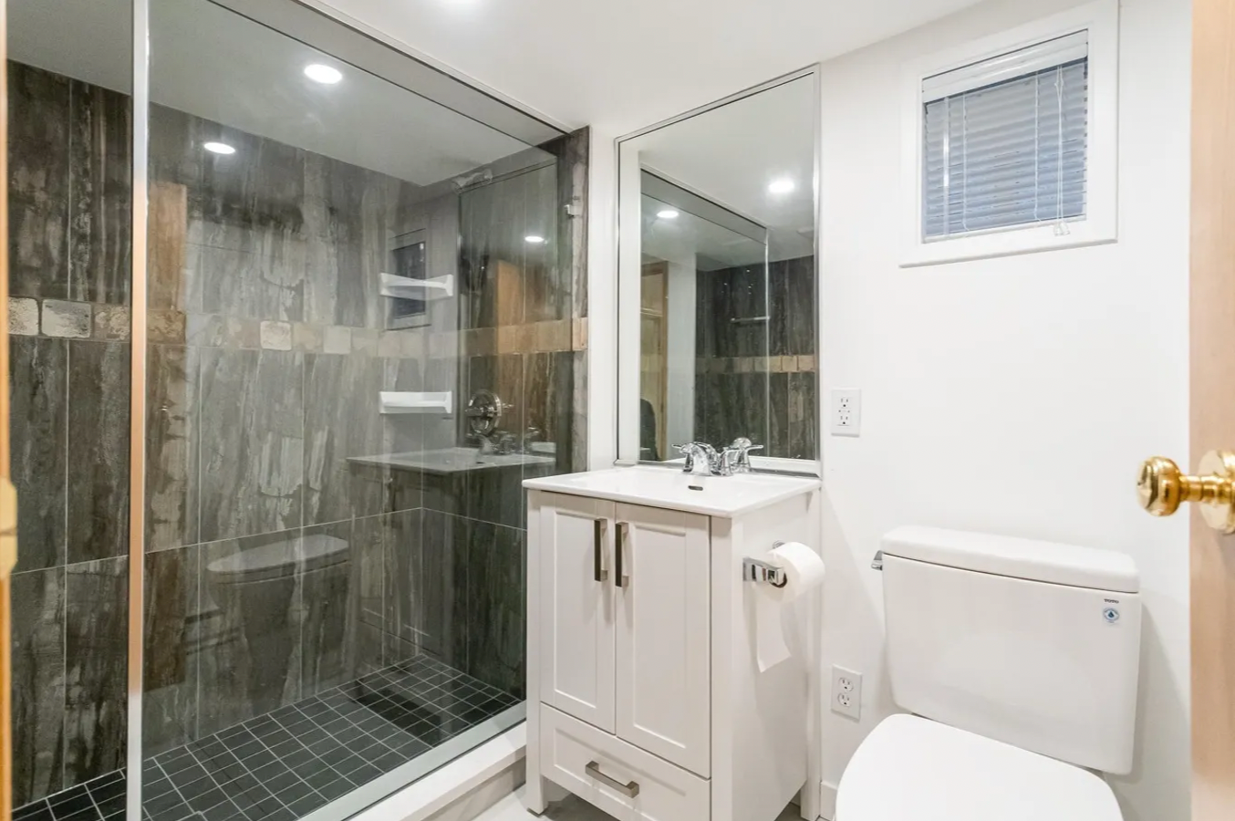 3878 West 8th Avenue, Vancouver, BC, V6R 1Z4 - 14