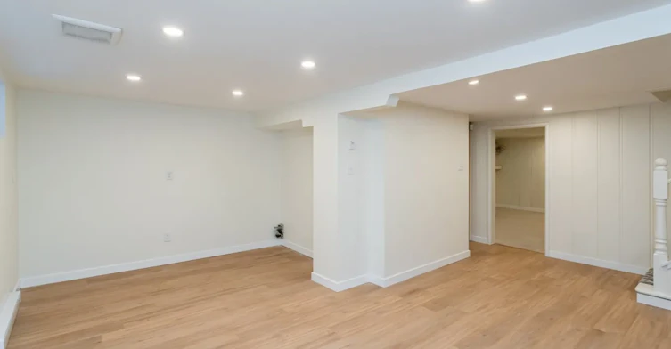 3878 West 8th Avenue, Vancouver, BC, V6R 1Z4 - 11
