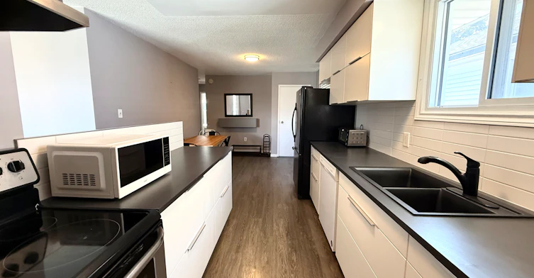 19 Patricia Street, Thorold, ON, L2V 3V8 - 4