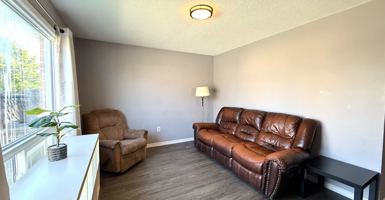 19 Patricia Street, Thorold, ON, L2V 3V8 - 2