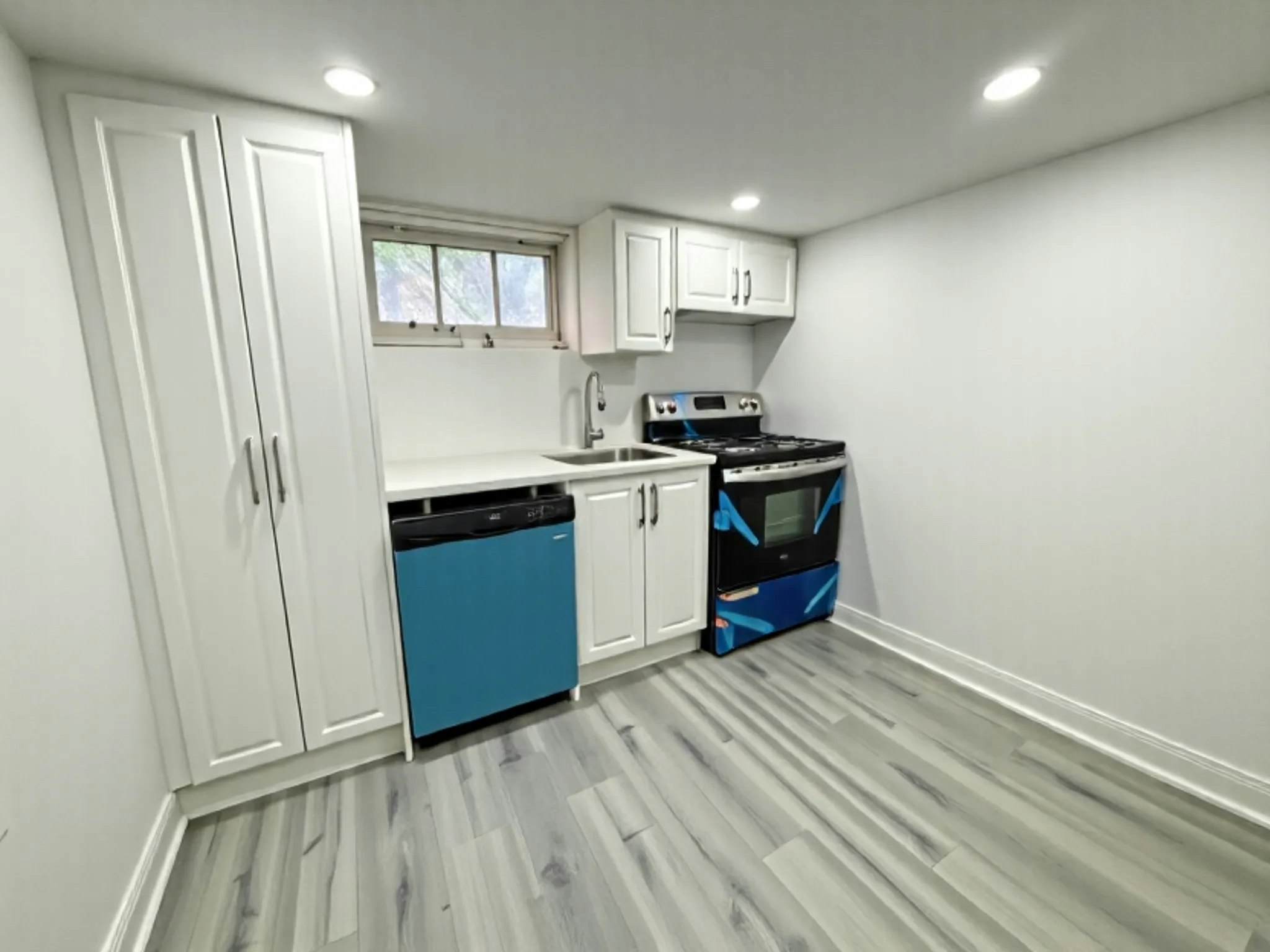 Unit 8-83 East Avenue South, Hamilton, ON, L8N 2T5 - 2