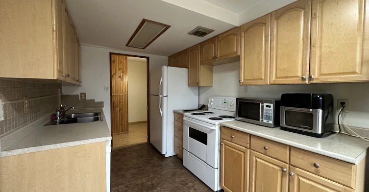 39-43 Taunton Road East, Oshawa, ON, L1G 3T6 - 4