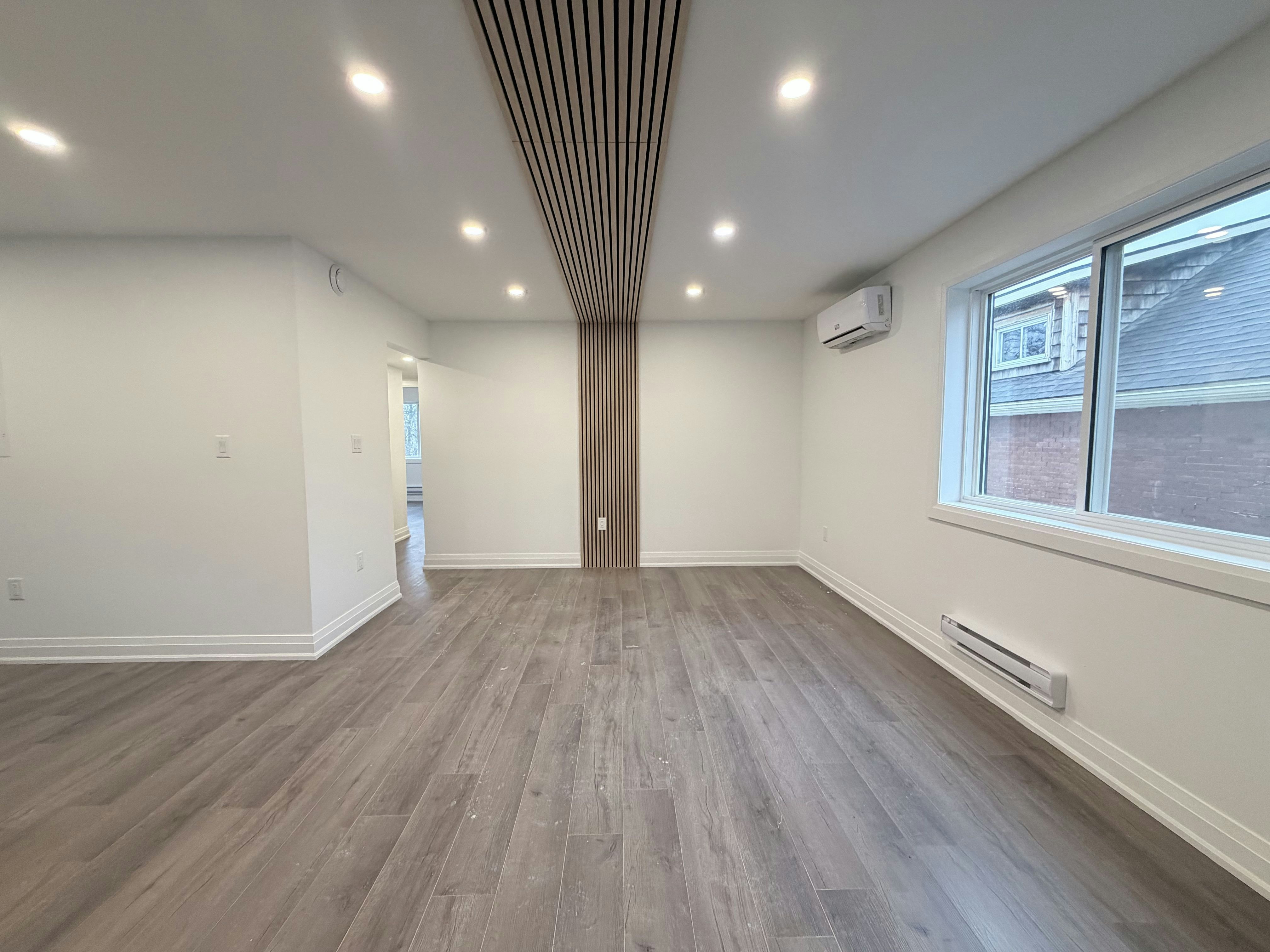 Upper-184 Ottawa Street S, Hamilton, ON, L8K 2E6 - 2