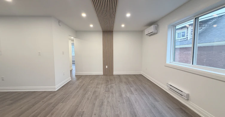 Upper-184 Ottawa Street S, Hamilton, ON, L8K 2E6 - 2