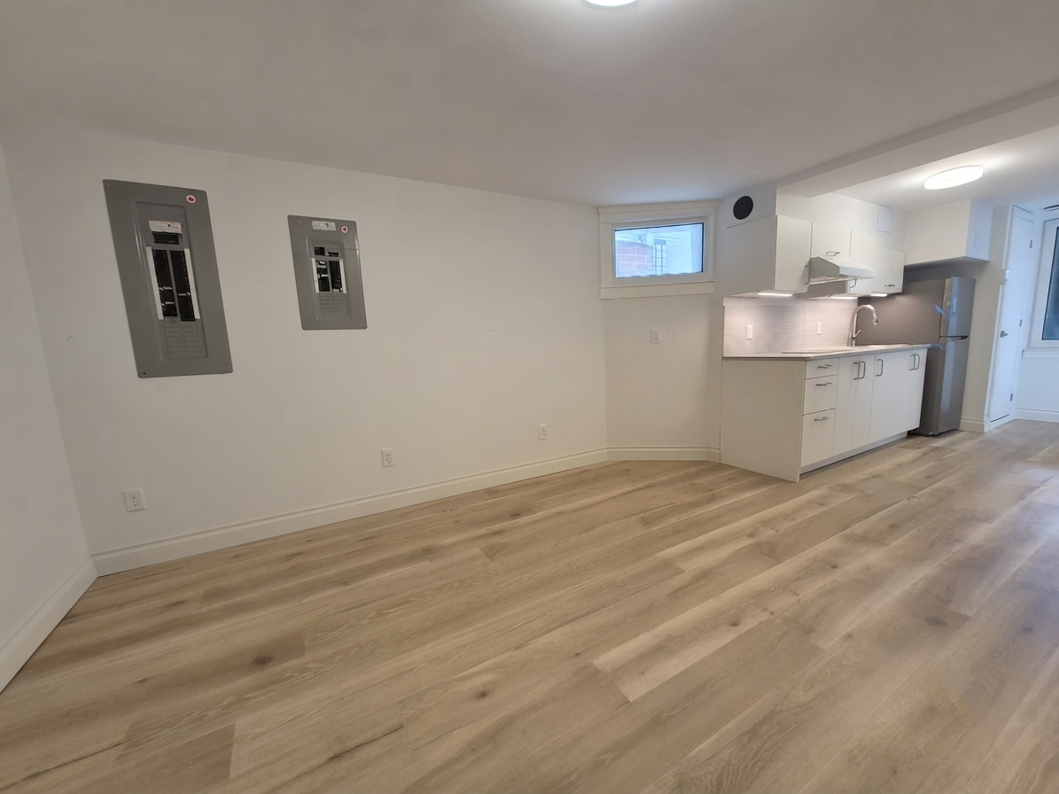 Lower-102 Donlands Avenue, Toronto, ON, M4J 3P1 - 13