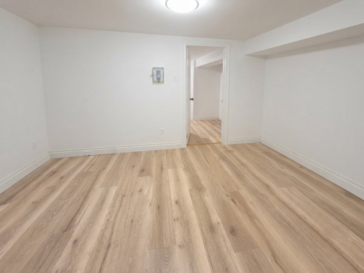 Lower-102 Donlands Avenue, Toronto, ON, M4J 3P1 - 17