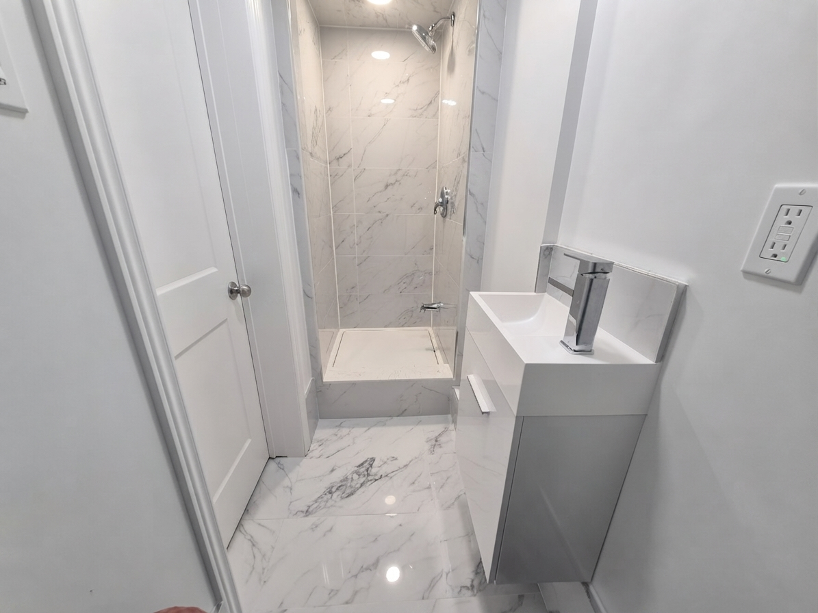 Lower-102 Donlands Avenue, Toronto, ON, M4J 3P1 - 18