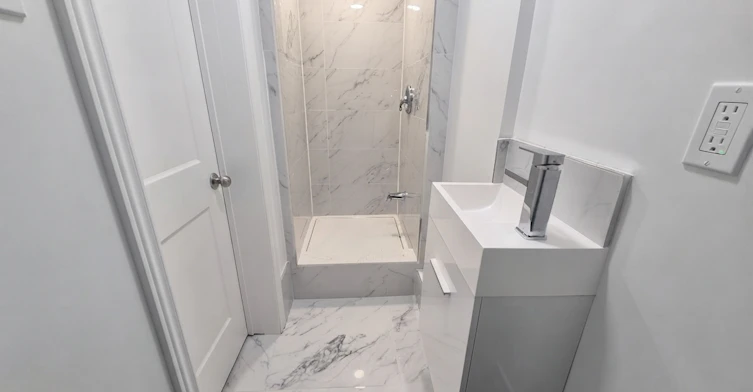 Lower-102 Donlands Avenue, Toronto, ON, M4J 3P1 - 18