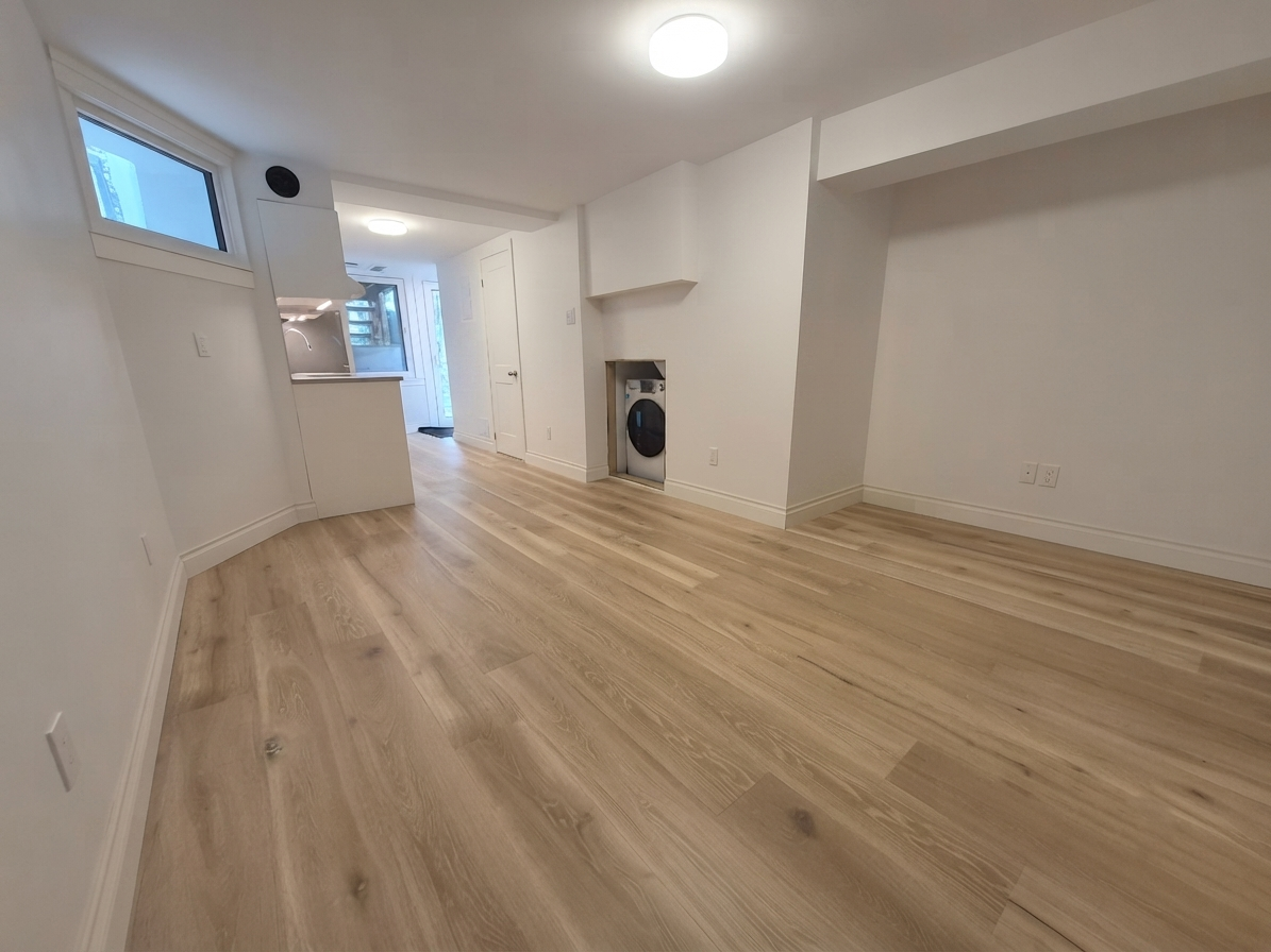 Lower-102 Donlands Avenue, Toronto, ON, M4J 3P1 - 14