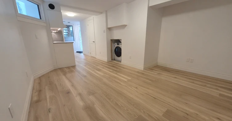 Lower-102 Donlands Avenue, Toronto, ON, M4J 3P1 - 14