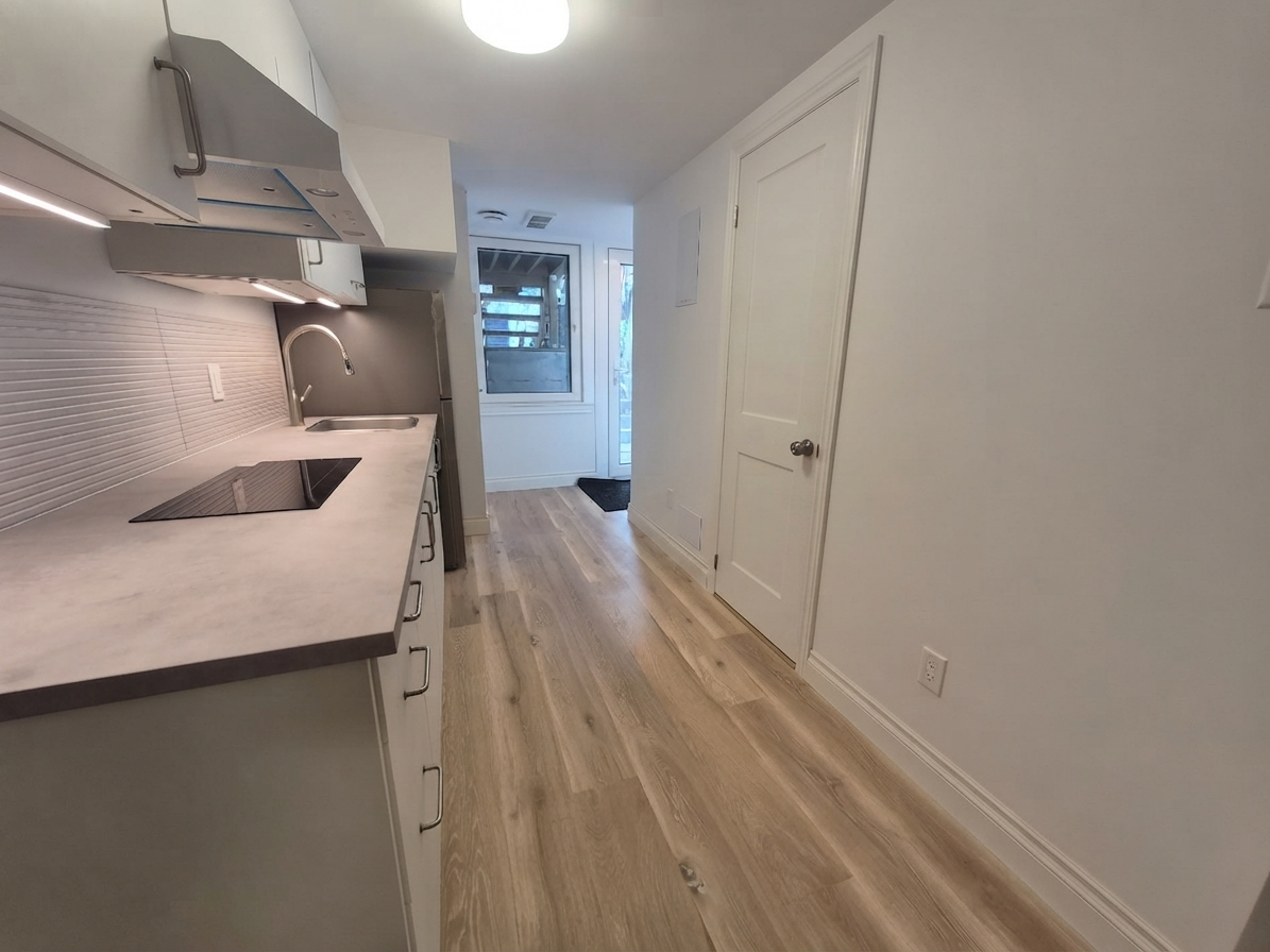 Lower-102 Donlands Avenue, Toronto, ON, M4J 3P1 - 9