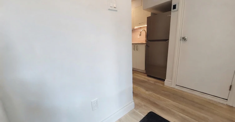 Lower-102 Donlands Avenue, Toronto, ON, M4J 3P1 - 3