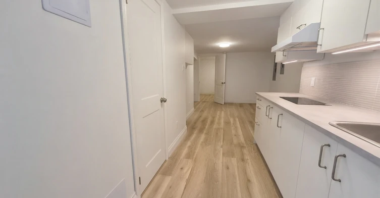 Lower-102 Donlands Avenue, Toronto, ON, M4J 3P1 - 6