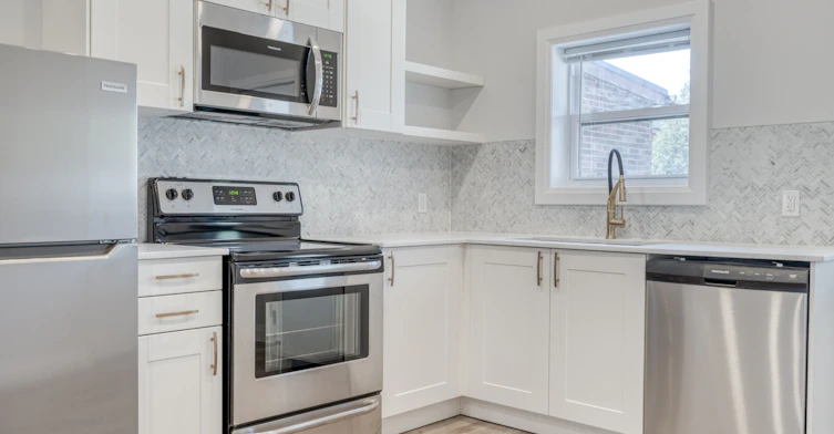 37 Garfield Avenue North, Hamilton, ON, L8M 2R5 - 4