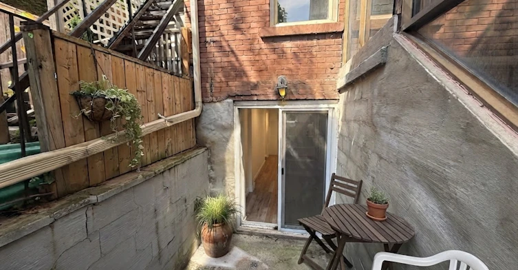 102-181 Gerrard Street East, Toronto, ON, M5A 2E5 - 10