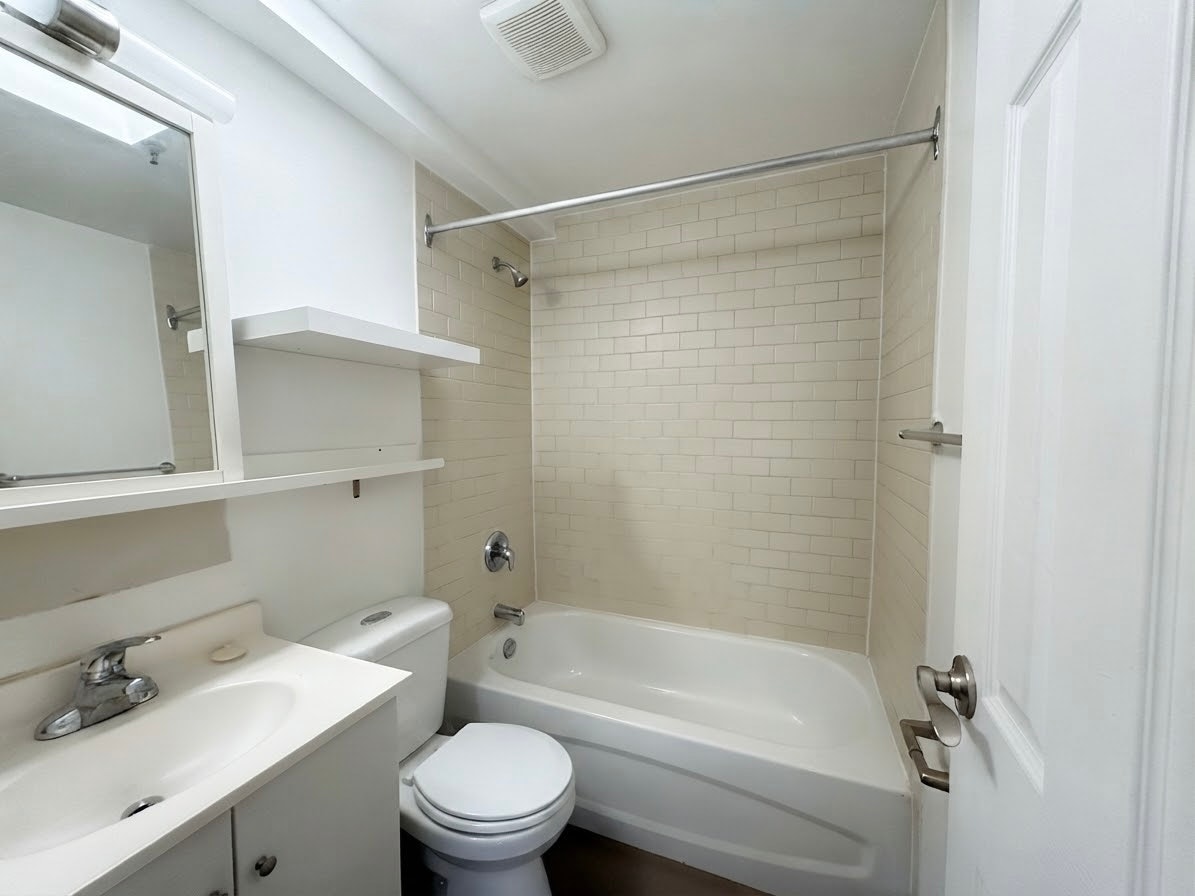 102-181 Gerrard Street East, Toronto, ON, M5A 2E5 - 9