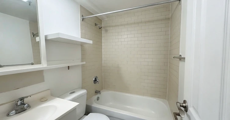 102-181 Gerrard Street East, Toronto, ON, M5A 2E5 - 9