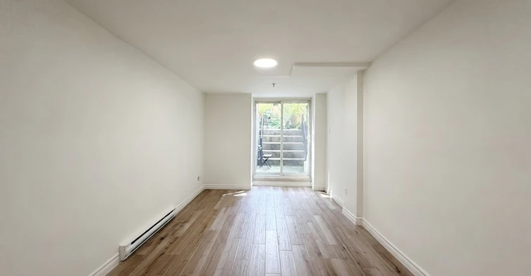 102-181 Gerrard Street East, Toronto, ON, M5A 2E5 - 2