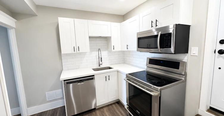 2-29 Gibson Avenue, Hamilton, ON, L8L 6J4 - 5