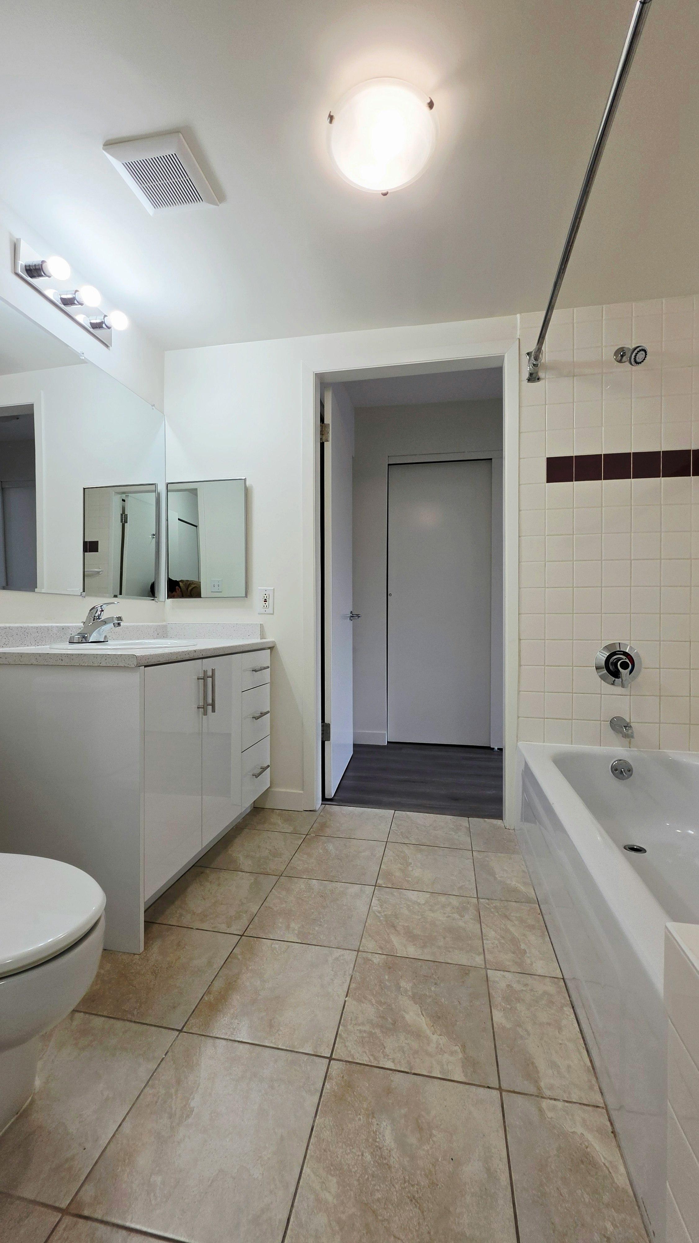 205-3575 West Broadway, Vancouver, BC, V6R 1Y7 - 9
