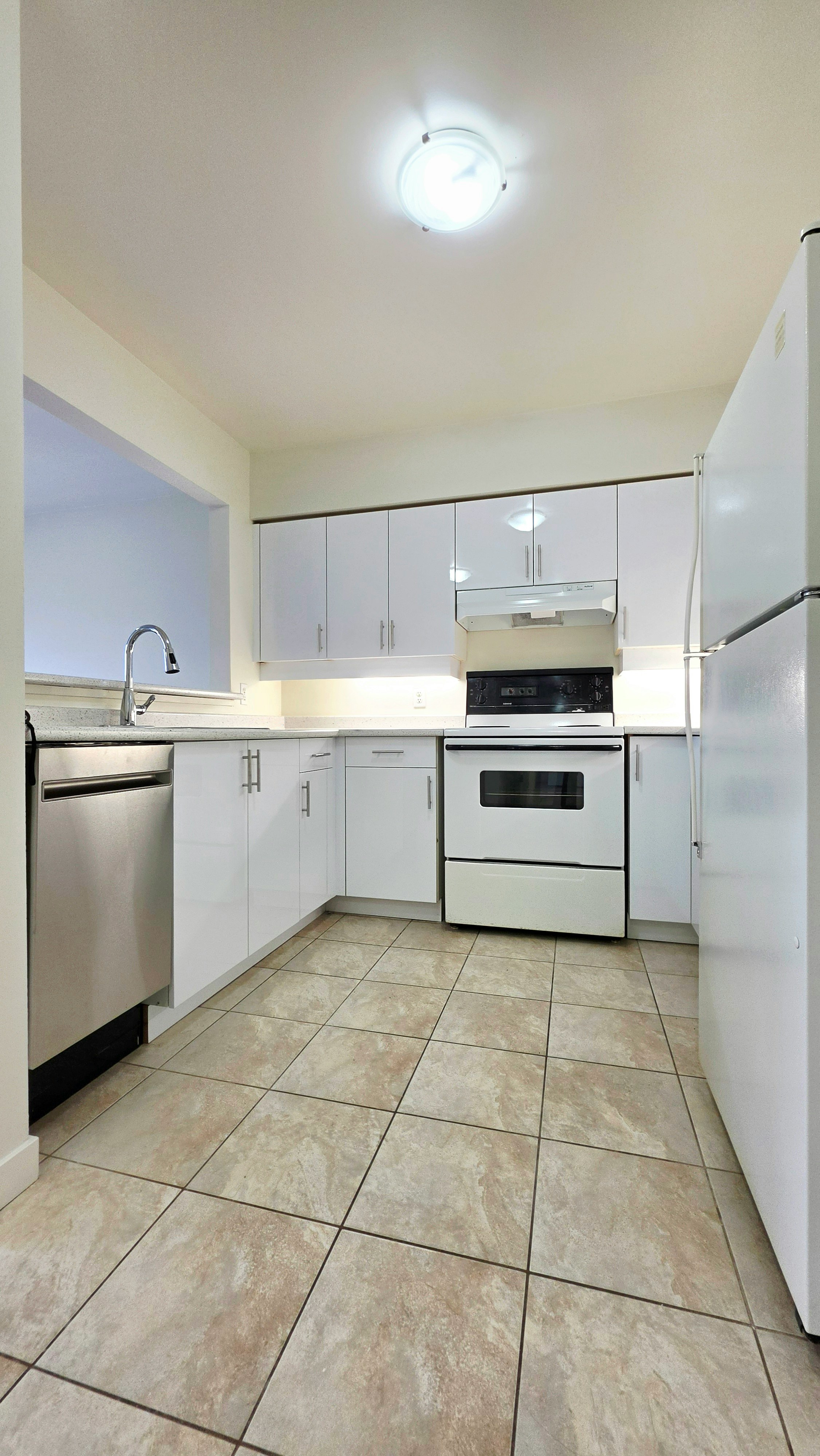 205-3575 West Broadway, Vancouver, BC, V6R 1Y7 - 7