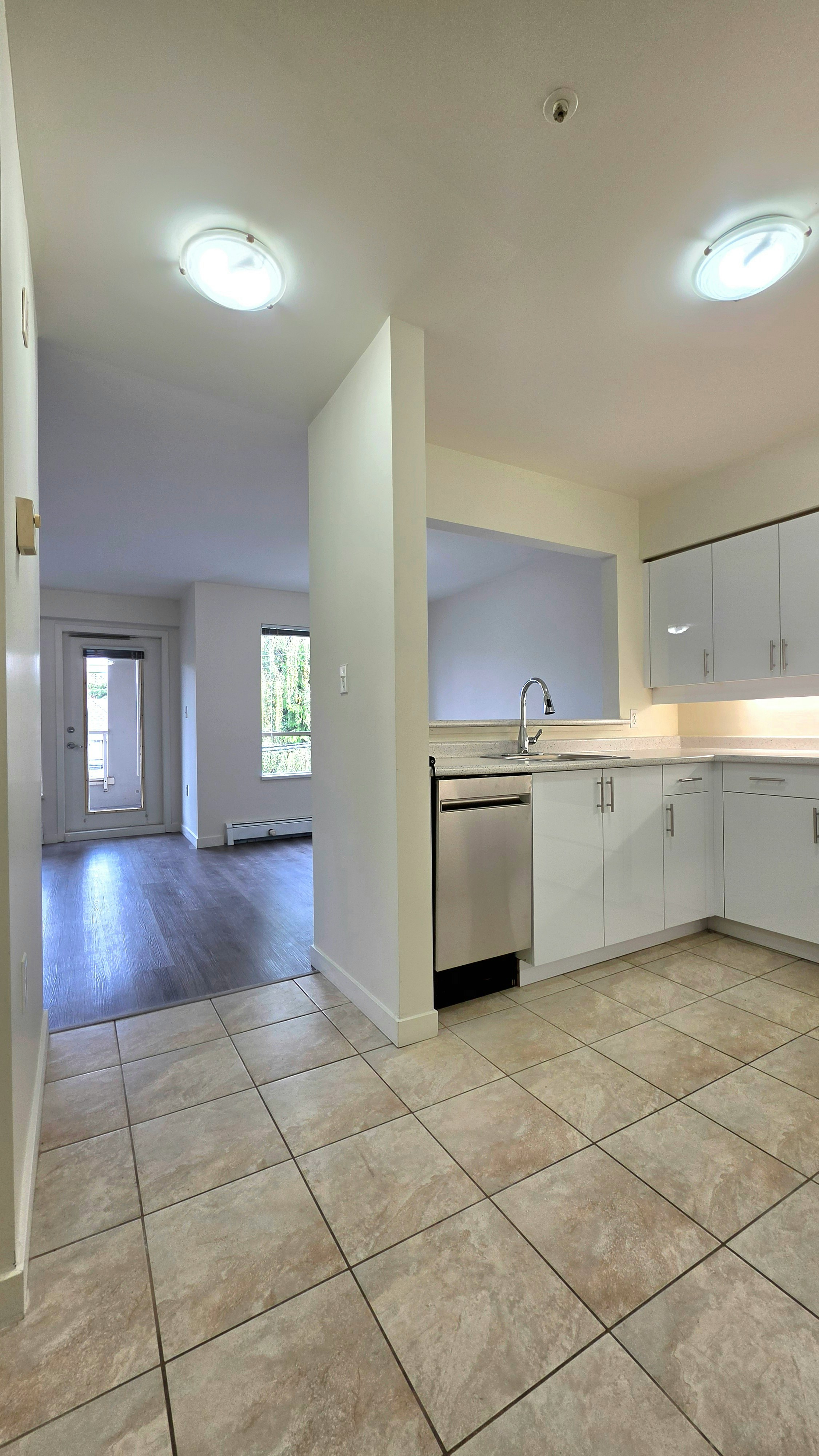205-3575 West Broadway, Vancouver, BC, V6R 1Y7 - 2