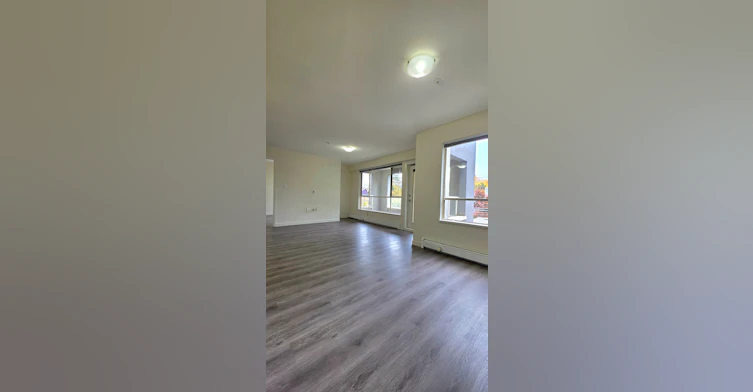 205-3575 West Broadway, Vancouver, BC, V6R 1Y7 - 3