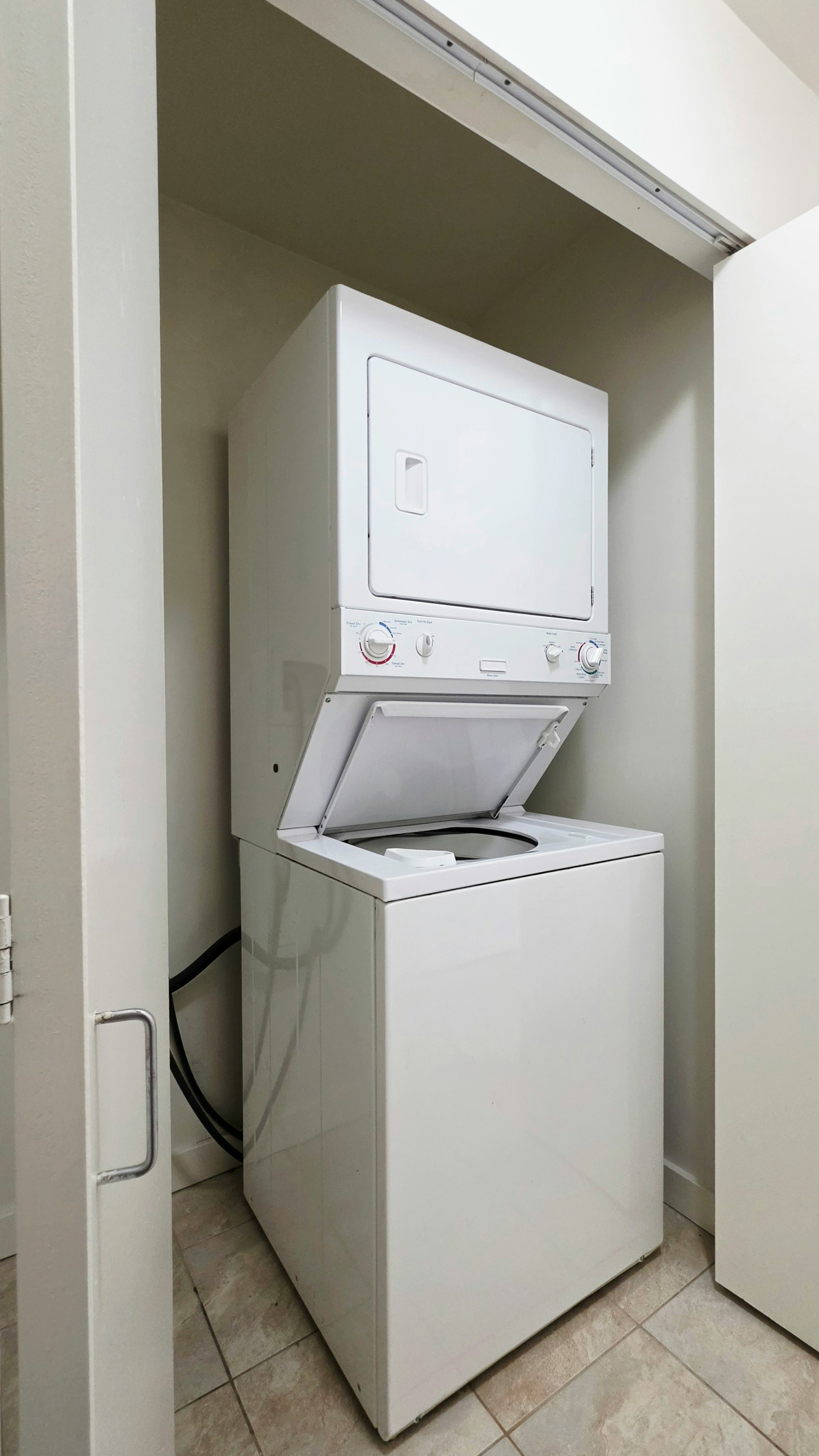 205-3575 West Broadway, Vancouver, BC, V6R 1Y7 - 12
