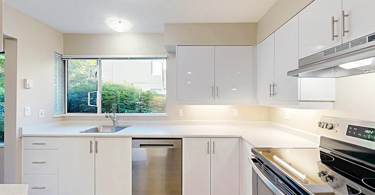 111-2425 West 4th Avenue, Vancouver, BC, V6K 1P4 - 2