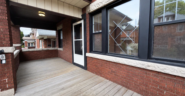 147 Holton Avenue S, Hamilton, ON, L8M 2L6 - 8