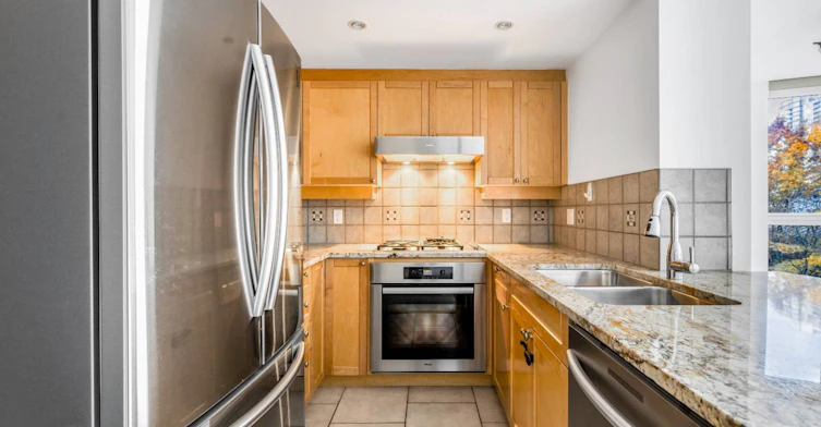 512-1383 Marinaside Crescent, Vancouver, BC, V6Z 2W9