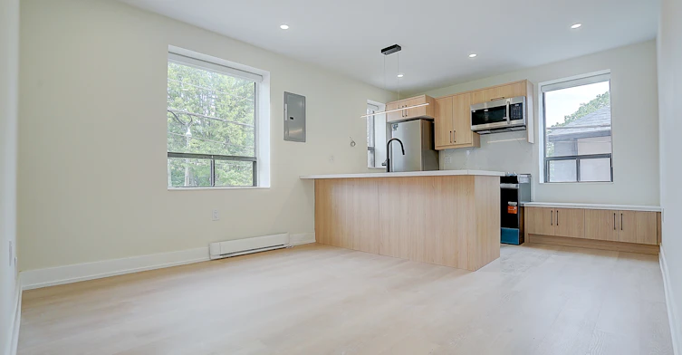 U201-240 Durie Street, Toronto, ON, M6S 3G1
