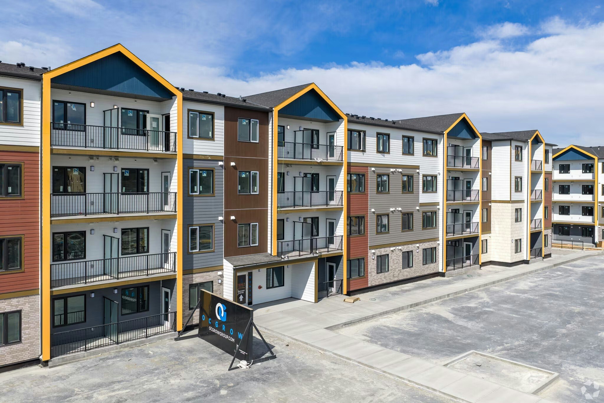 U1202-348 Greystone Boulevard, Cochrane, AB, T4C 1C6