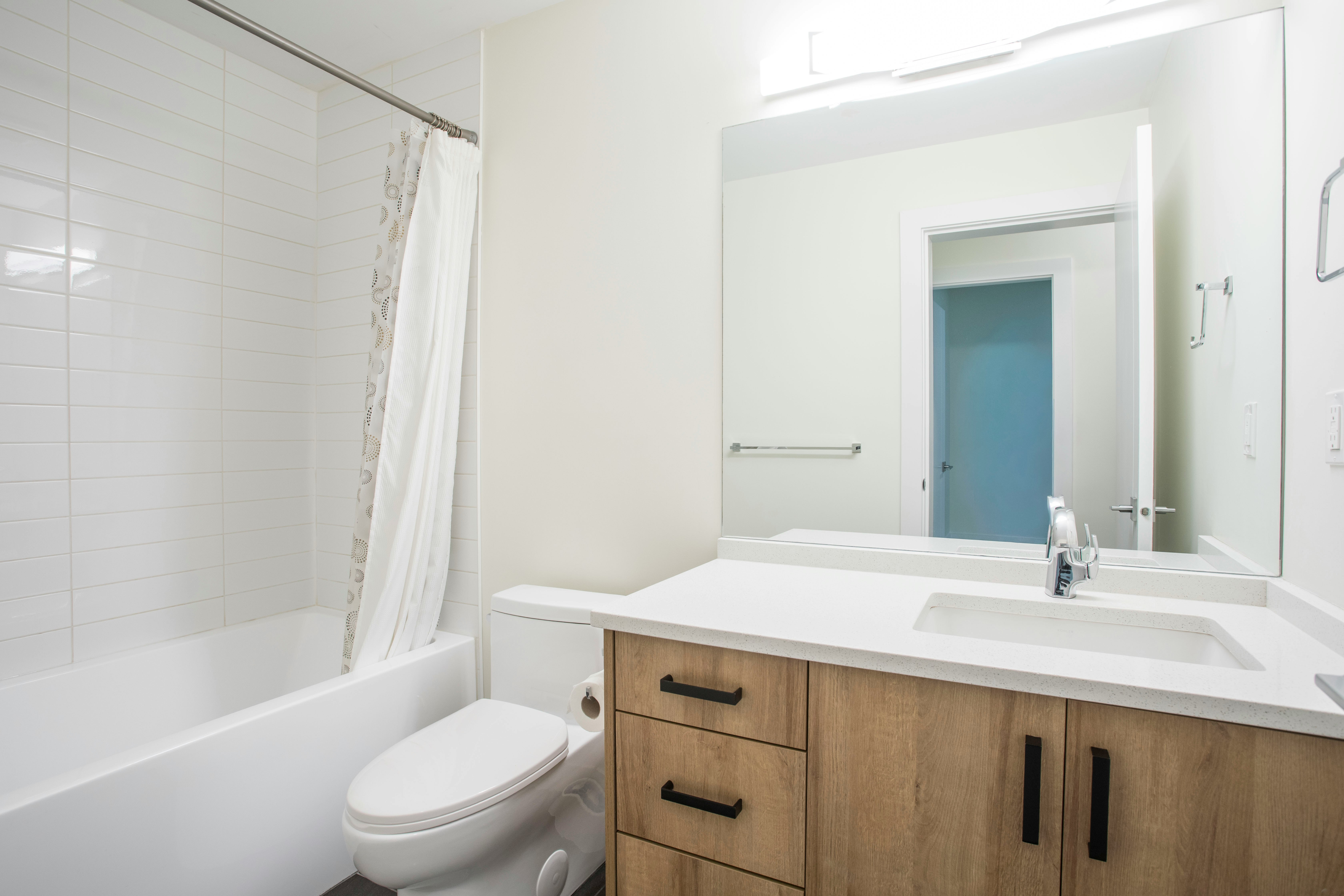 BSMT-156 A Street, Surrey, BC, V4N 6T6 - 13