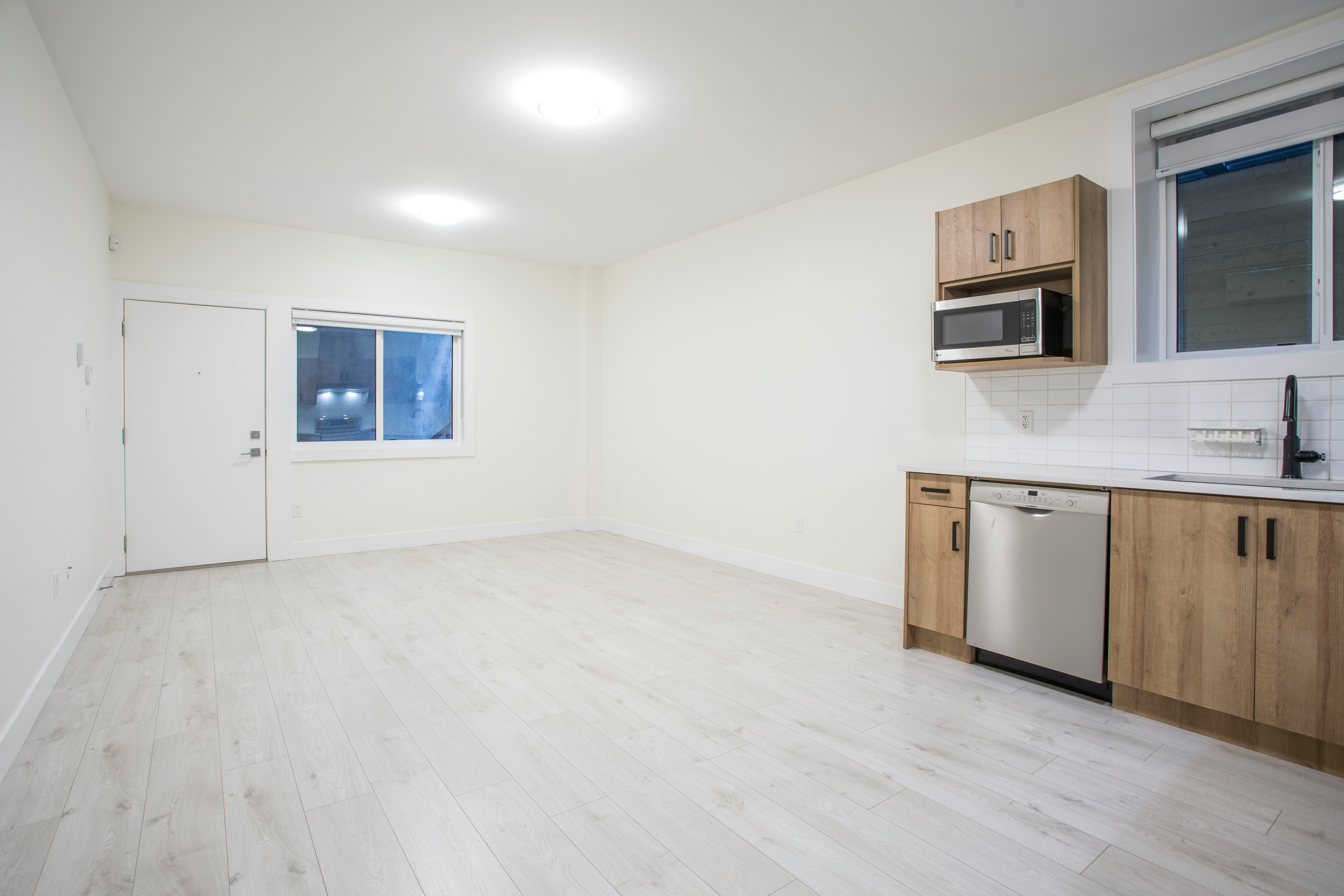 BSMT-156 A Street, Surrey, BC, V4N 6T6 - 5