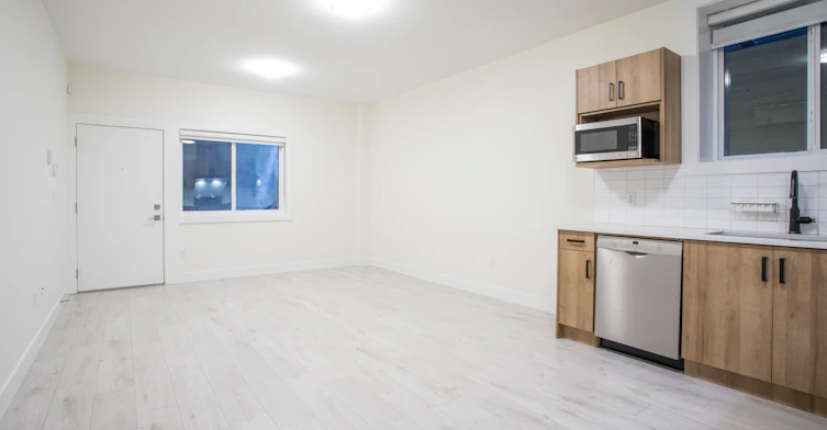 BSMT-156 A Street, Surrey, BC, V4N 6T6 - 5