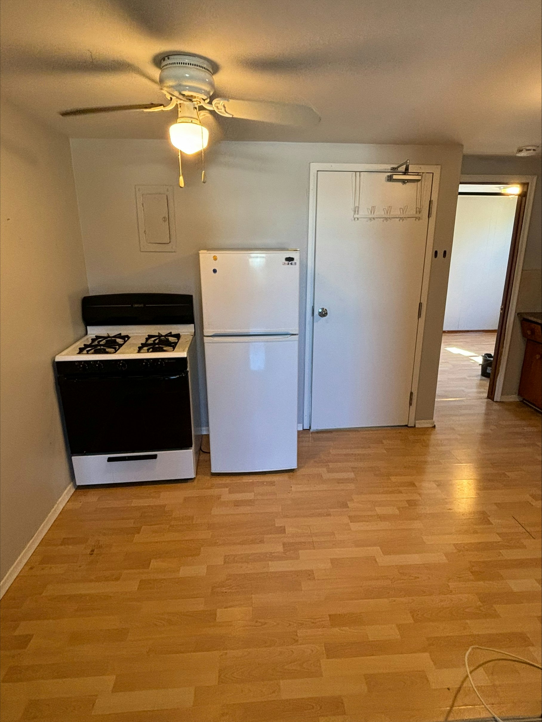 6-221 Michigan Avenue, Point Edward, ON, N7V 1E7 - 7