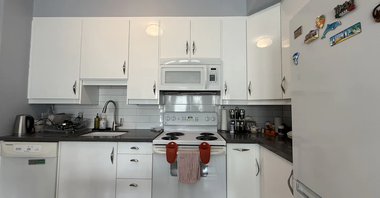 4975 Southampton Drive, Mississauga, ON, L5M 8E2 - 2