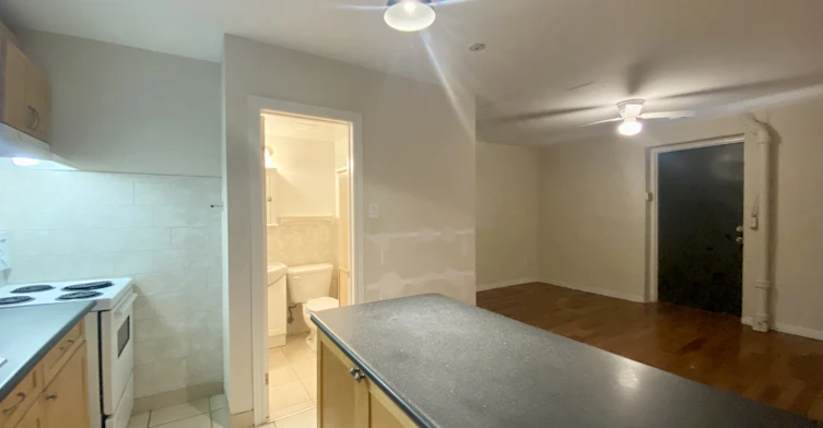 B3-284 Lawrence Avenue West, Toronto, ON, M5M 1B3 - 4