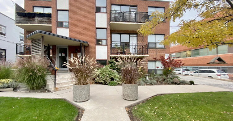 B3-284 Lawrence Avenue West, Toronto, ON, M5M 1B3 - 13