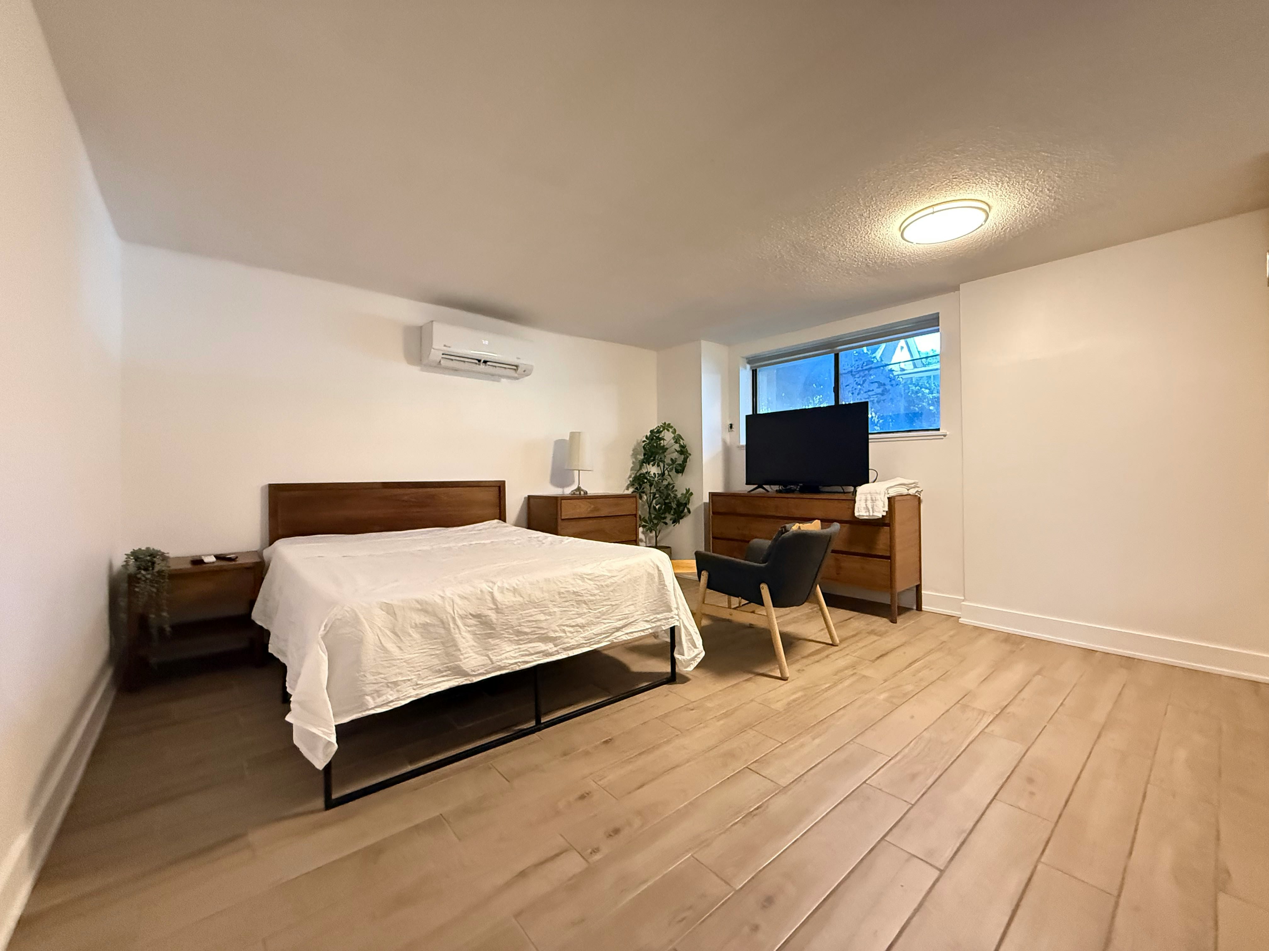 Studio-160 Dowling Ave, Toronto, Toronto, ON, M6K 3A6 - 4