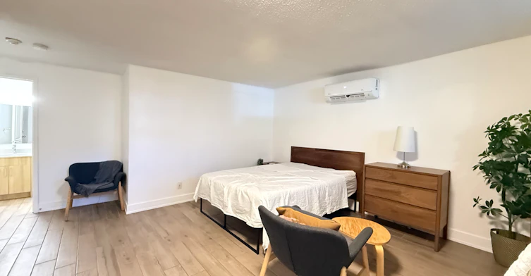 Studio-160 Dowling Ave, Toronto, Toronto, ON, M6K 3A6 - 6