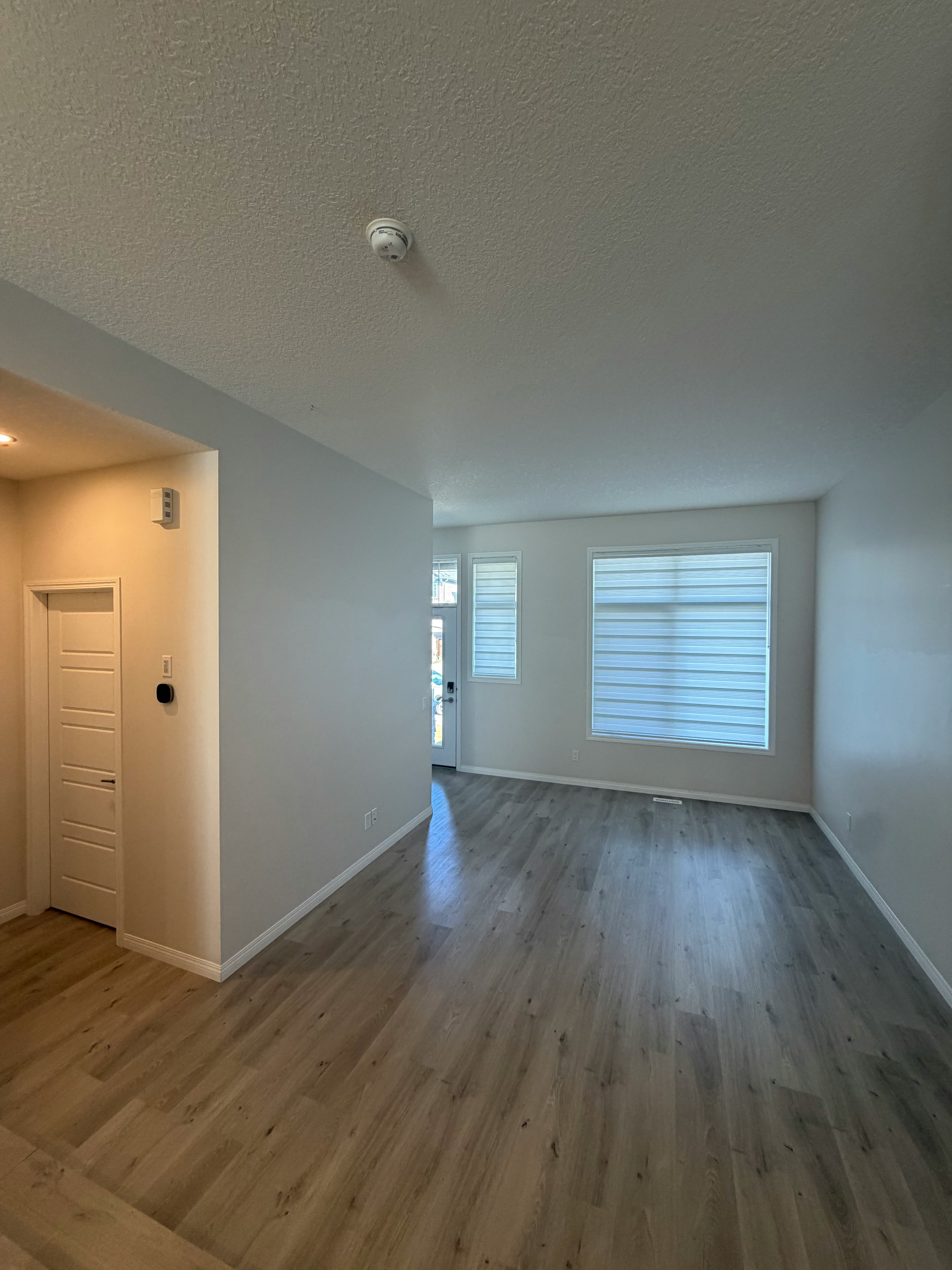 636 35th Street Southwest, Edmonton, AB, T6X 2Z1 - 2