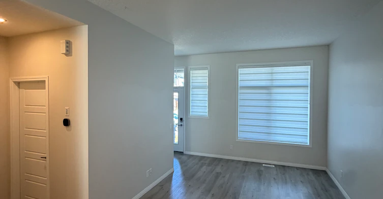 636 35th Street Southwest, Edmonton, AB, T6X 2Z1 - 2