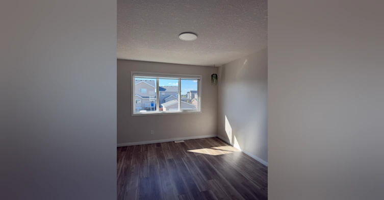636 35th Street Southwest, Edmonton, AB, T6X 2Z1 - 9