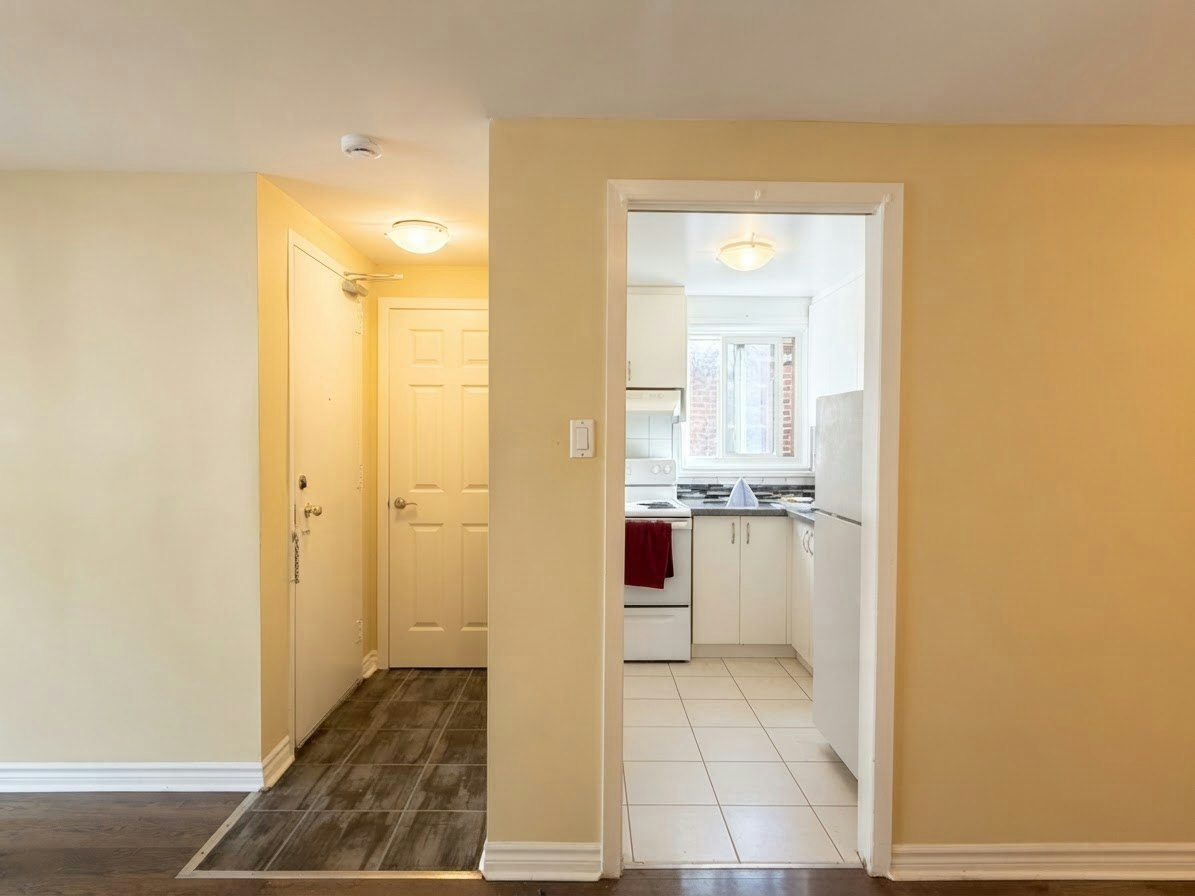 201-176 Howland Avenue, Toronto, ON, M5R 3B6 - 8