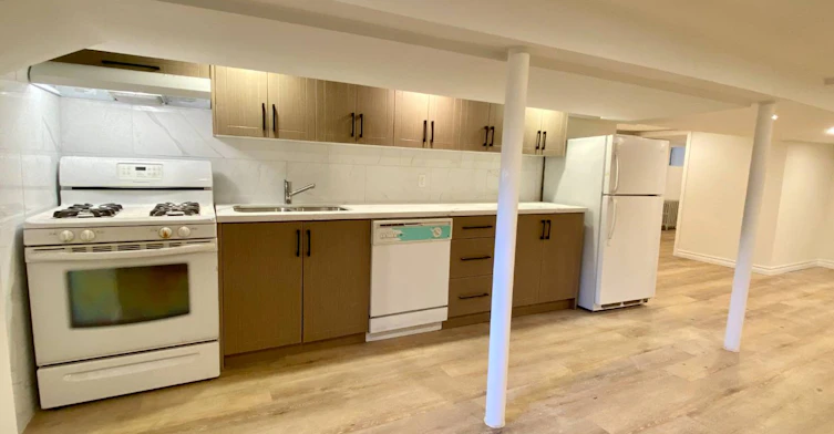 BSMT-38 Humberside Avenue, Toronto, ON, M6P 1J7 - 2