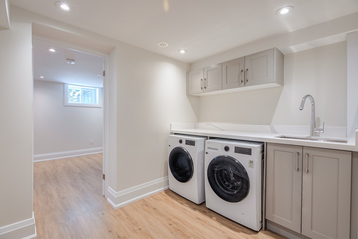 29 Hutton Avenue, Toronto, ON, M4C 3L2 - 24