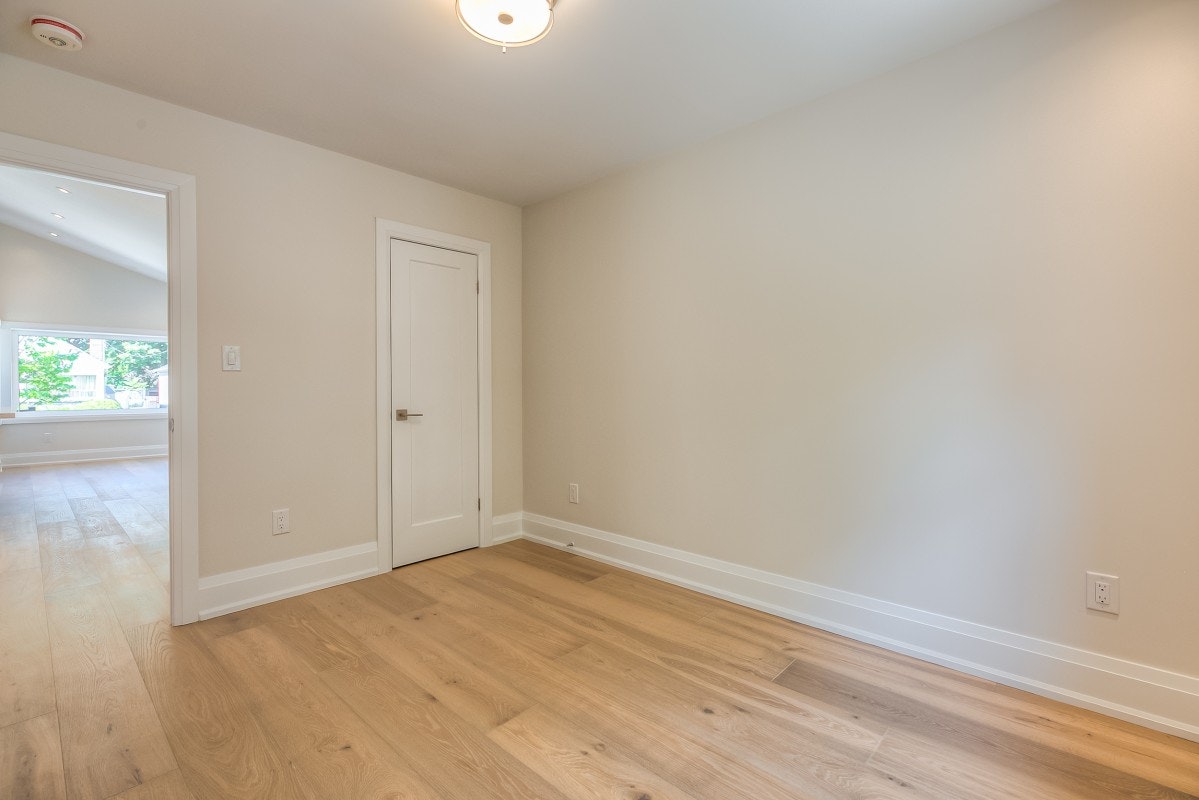 29 Hutton Avenue, Toronto, ON, M4C 3L2 - 13